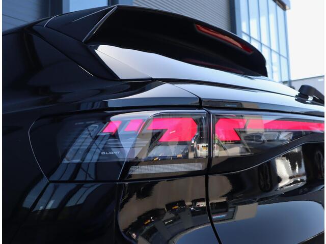 Volkswagen T-Roc 1.5 eTsi R-Line First Edition | Pano | ACC | Stoelverwarming | Grootscherm