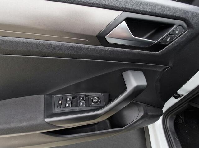 Volkswagen T-Roc 1.5 TSI Sport 150PK | Stoelverwarming | Virtual Cockpit | Camera