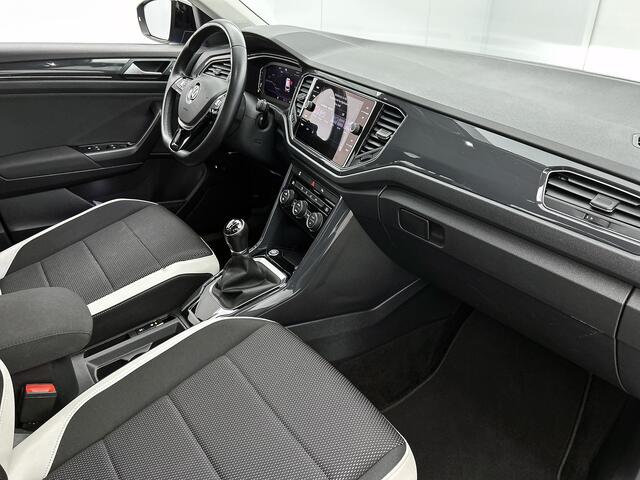 Volkswagen T-Roc 1.5 TSI Sport | 18" LMV | All-Season banden | Elektrische Achterklep | BTW-Voertuig |