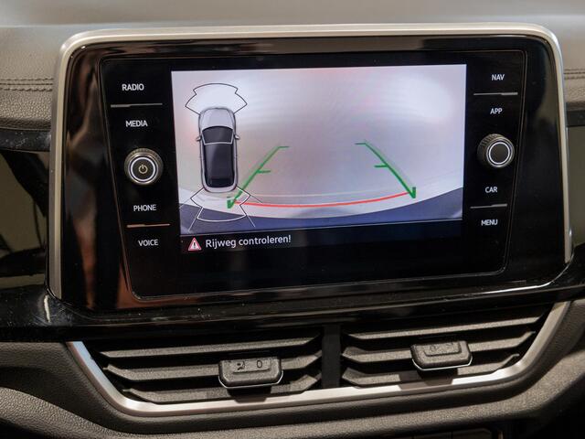 Volkswagen T-Roc Cabrio 1.5 TSI R-Line / 150pk / Achteruitrij camera / Stoel en stuur verwarming / Dodehoek herkenning /