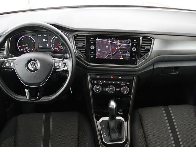 Volkswagen T-Roc 1.5 TSI Style Business | Trekhaak | Stoelverwarming | Camera | Carplay | Adaptive cruise | Navigatie | Parkeerhulp | DAB | Bluetooth | Climate control