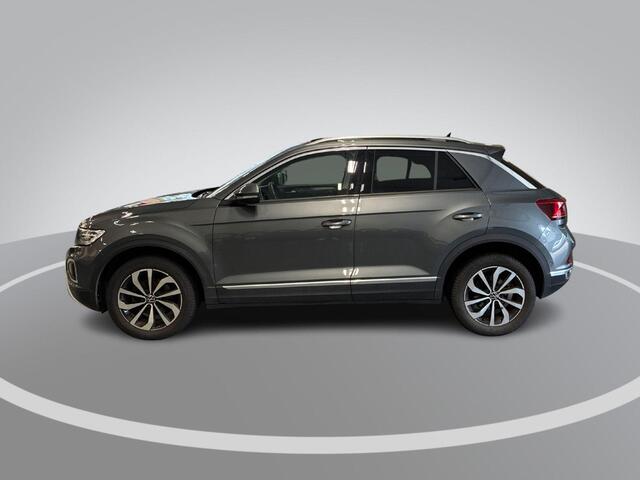Volkswagen T-Roc 1.5 TSI 150pk DSG Style · Panoramadak · Camera · Apple/Android Car Play · Dodehoeksensor · IQ.Light · 17'' Inch ·