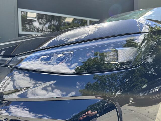 Volkswagen T-Roc 1.5 eTsi 150pk DSG R-Line First Edition Virtual Cockpit Carplay Trekhaak Camera Keyless Stoelverwarming
