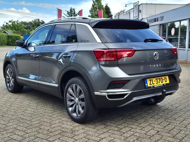 Volkswagen T-Roc 1.0 TSI Style Navigatie-Climate Control-Cruise Control-Trekhaak-Lane Assist-4 Seizoenen Banden