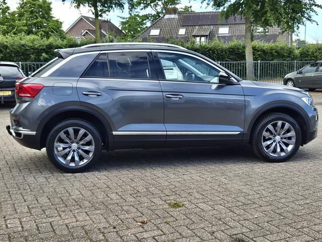 Volkswagen T-Roc 1.0 TSI Style Navigatie-Climate Control-Cruise Control-Trekhaak-Lane Assist-4 Seizoenen Banden