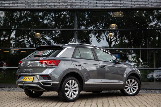 Volkswagen T-Roc 1.5 TSI Sport , Adap. cruise, Trekhaak, Stoel/stuurverwarming,