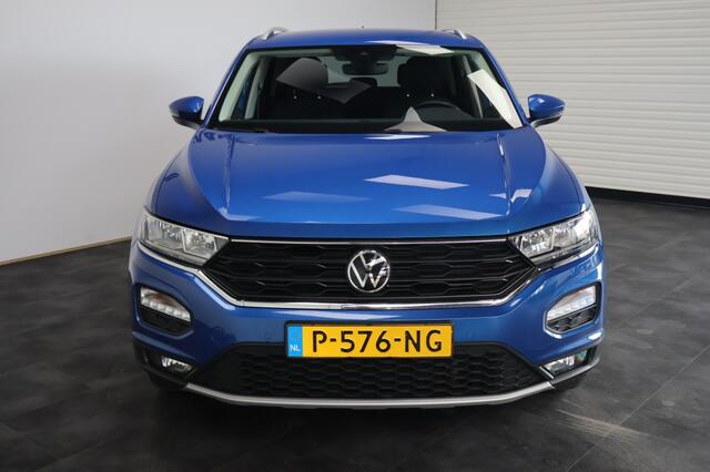 Volkswagen T-Roc 1.0 TSI Style Business 110pk | Trekhaak | ACC | Carplay | Navi