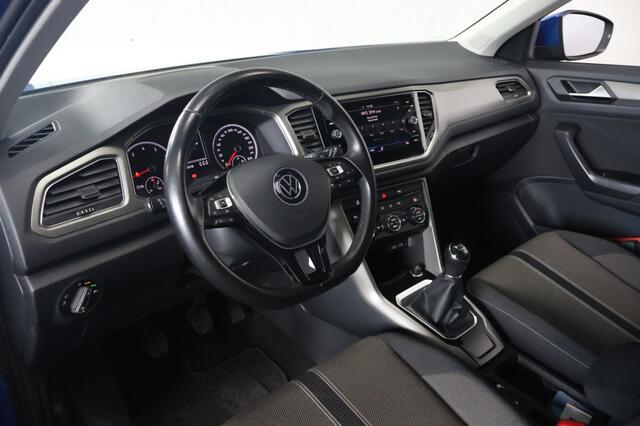 Volkswagen T-Roc 1.0 TSI Style Business 110pk | Trekhaak | ACC | Carplay | Navi