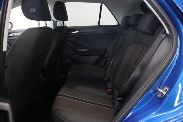 Volkswagen T-Roc 1.0 TSI Style Business 110pk | Trekhaak | ACC | Carplay | Navi