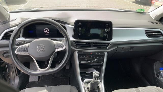 Volkswagen T-Roc 1.0 TSI Life Business Navigatie / Parkeersensoren / Clima / LED verlichting / LM Velgen / App-connect