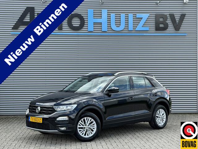 Volkswagen T-Roc 1.0 TSI Style Trekhaak LMV Airco ACC PDC voor en achterzijde
