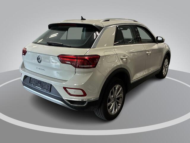 Volkswagen T-Roc 1.5 TSI 150pk DSG Style · Apple/Android Car Play · Parkeer assistent · Stoelverwarming · Sportstoelen · Sfeerverlichting ·