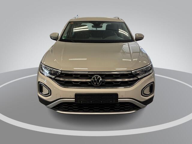 Volkswagen T-Roc 1.5 TSI 150pk DSG Style · Apple/Android Car Play · Parkeer assistent · Stoelverwarming · Sportstoelen · Sfeerverlichting ·