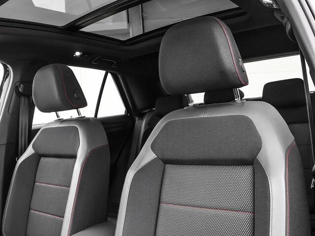 Volkswagen T-Roc 1.5 TSI Sport Business R · Panoramadak · Camera · Standkachel · Stoelverwarming · Navigatie · 19" Velgen · Elek. Inklapbare Spiegels ·