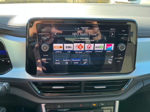 Volkswagen T-Roc 1.0 TSI Life Trekhaak / App-connect / Parkeersensoren / 16"LM velgen / Virtual Cockpit HAL