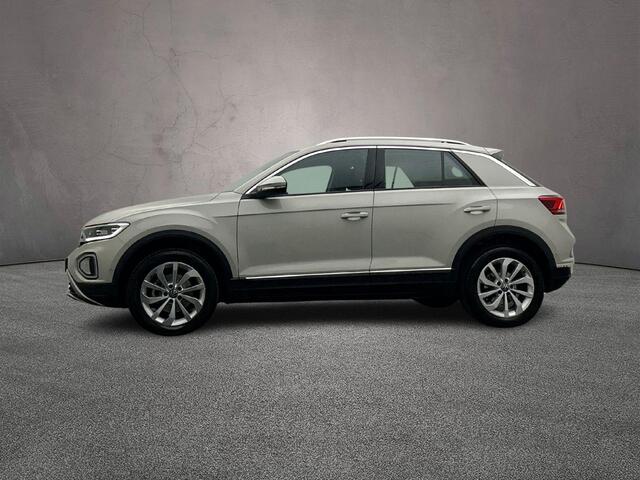 Volkswagen T-Roc Style 1.5 TSI 150pk DSG Automaat Trekhaak, Adaptive cruise control, Stoelverwarming, Achteruitrijcamera, Parkeersensoren, LED koplampen, Elektrische achterklep