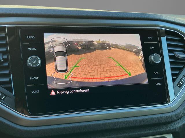 Volkswagen T-Roc 1.0 TSI 115pk Style · Trekhaak · Apple/Android Car Play · Navigatie · Camera + Parkeersensoren