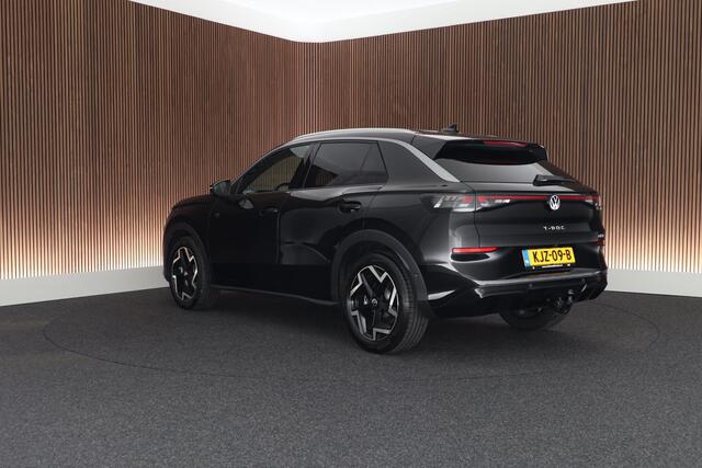 Volkswagen T-Roc 1.5 eTSI 150pk DSG R-Line First Edition Trekhaak Camera Stoelverwarming Adaptive Cruise Carplay