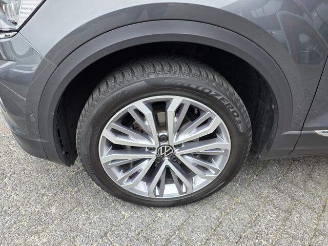 Volkswagen T-Roc 1.5 TSI Sport,Pano dak,trekhaak,Navi,1 jaar garantie