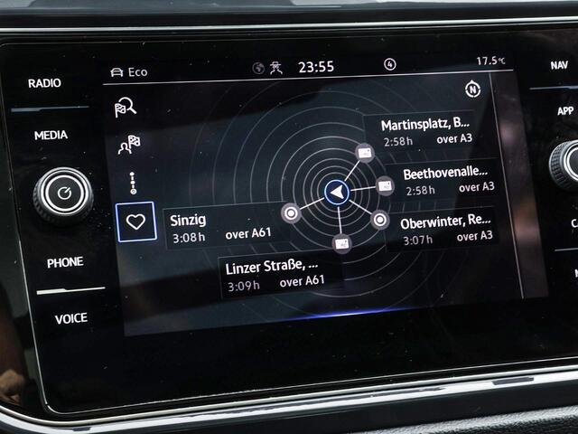 Volkswagen T-Roc 1.5 TSI 150pk Sport DSG · Panoramadak · Afneembare Trekhaak · Stoelverwarming · Navigatie · 17"Velgen · Elek. Inklapbare Spiegels ·