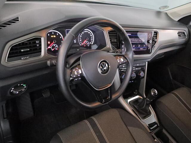 Volkswagen T-Roc 1.0 TSI Style 110 pk | Navigatie via App | Parkeersensoren | Adaptieve cruise control | Apple Carplay/Android Auto |