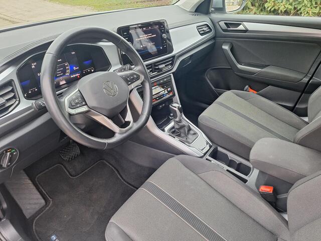 Volkswagen T-Roc 1.5 TSI Life Apple Carplay / Android Auto / LED / 16" LMV