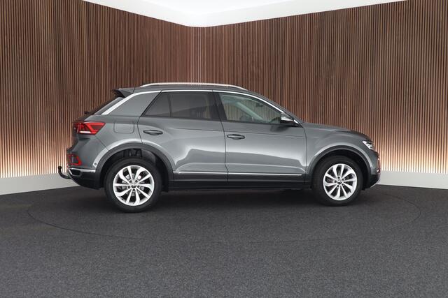 Volkswagen T-Roc 1.5 TSI 150pk DSG Style Trekhaak Camera LED Virtual Cockpit Navigatie
