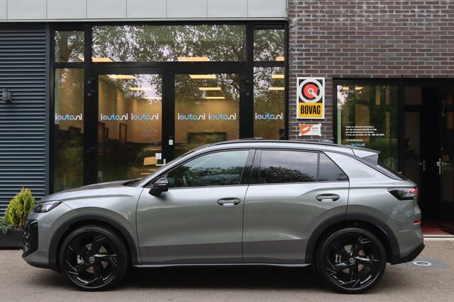 Volkswagen T-Roc 1.5 eTsi R-Line Black Style Pano/IQ.Light/Keyless/Camera/ACC/Elek. klep/20"/Trekhaak wegkl.