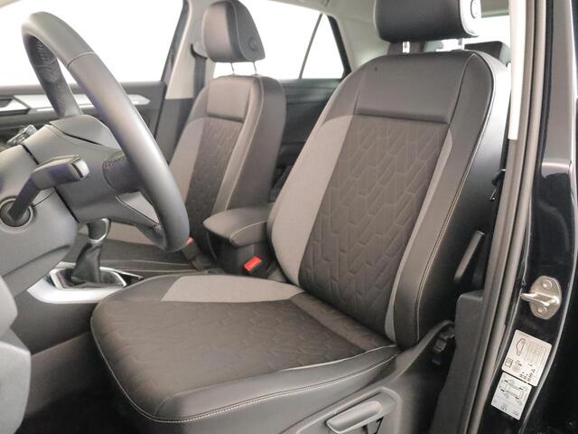 Volkswagen T-Roc 1.0 TSI Life Edition GOAL 116 pk | Navigatie | Parkeersensoren (Park assist) | Autom. airco | Adaptieve cruise control | Stoelverwarming |