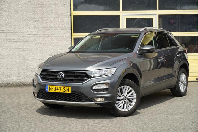 Volkswagen T-Roc 1.5 TSI 150PK! Automaat Style Business BJ2022 Lmv 16" | Led | Pdc | Elek. achterklep | Achteruitrijcamera | App-Connect | Navi | Virtual cockpit | Climate control | Cruise control | Extra getint glas