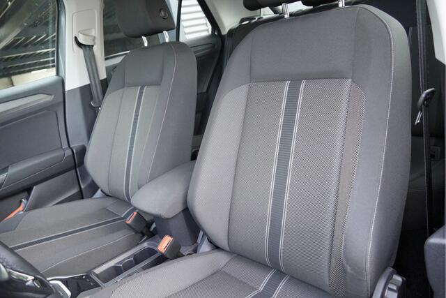 Volkswagen T-Roc 1.5 TSI 150PK! Automaat Style Business BJ2022 Lmv 16" | Led | Pdc | Elek. achterklep | Achteruitrijcamera | App-Connect | Navi | Virtual cockpit | Climate control | Cruise control | Extra getint glas