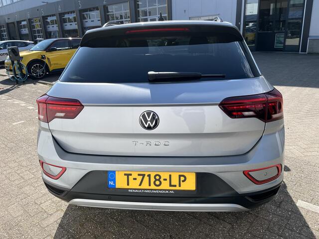 Volkswagen T-Roc 1.5 TSI 150 Life AUTOMAAT l CAMERA l NAVI l ADAPT. CRUISE l SENSOREN | 17`` VELGEN