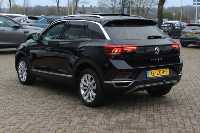 Volkswagen T-Roc 1.5 TSI Sport / Trekhaak / Panoramadak / Virtual Cockpit / CarPlay / 17'' / LED Koplampen / DAB / ACC