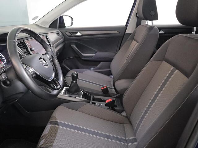 Volkswagen T-Roc 1.0 TSI Style 115 pk | Navigatie via App | Panoramadak | Parkeersensoren | Adaptieve cruise control | LED koplampen | Autom. airco |