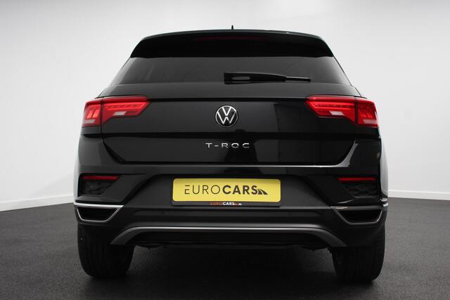 Volkswagen T-Roc 1.5 TSI 150pk DSG Style Navigatie Apple Carplay Android Auto Camera Parkeersensoren Adaptive Cruise Control Stoelverwarming Climate Control Lichtmetalen velgen