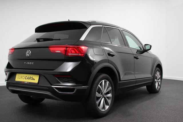 Volkswagen T-Roc 1.5 TSI 150pk DSG Style Navigatie Apple Carplay Android Auto Camera Parkeersensoren Adaptive Cruise Control Stoelverwarming Climate Control Lichtmetalen velgen