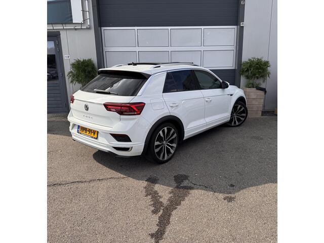 Volkswagen T-Roc 1.5 TSI R-Line / Pano/ R Line / LM Velgen /