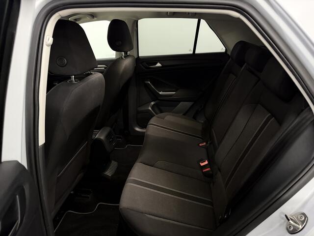 Volkswagen T-Roc 1.0 TSI Style Apple carplay, Parkeersensoren, Virtual desk, Cruise control adaptief, Elektrische achterklep, A start stop, Clima