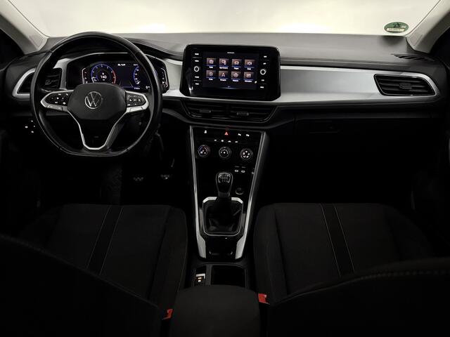 Volkswagen T-Roc 1.0 TSI Life Apple carplay, Parkeersensoren, Cruise control adaptief, Virtual desk, A start stop, Lichtmetalen velgen