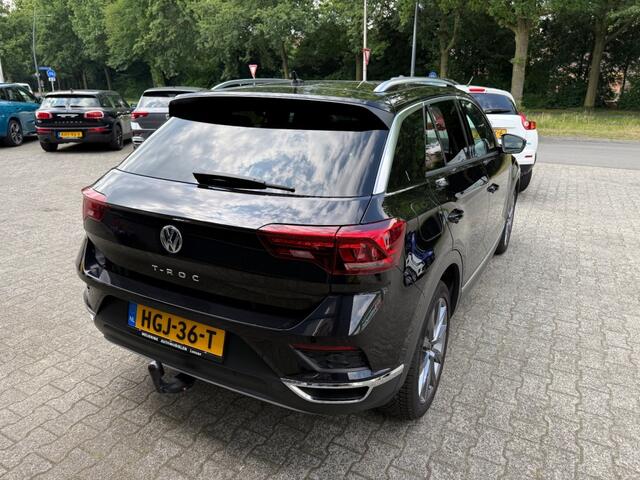 Volkswagen T-Roc 1.5 TSI SPORT BNSR BJ.2019 PANO TREKHAAK
