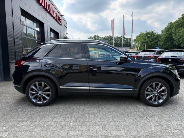 Volkswagen T-Roc 1.5 TSI SPORT BNSR BJ.2019 PANO TREKHAAK
