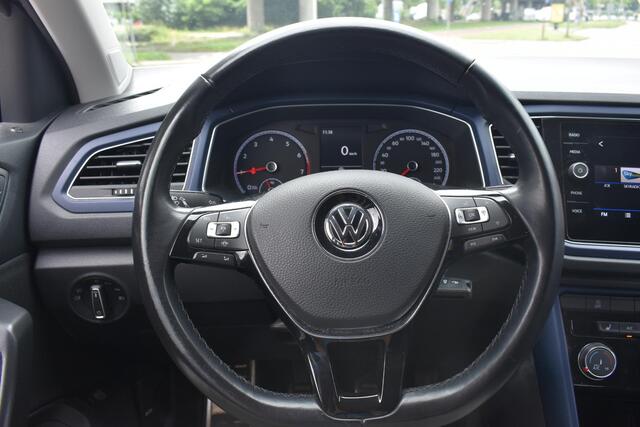 Volkswagen T-Roc 1.0 TSI Style Business 100% Dealer onderhouden | Carplay Navigatie | BSM | 12 mnd BOVAG garantie | Whatsapp 06-53188999