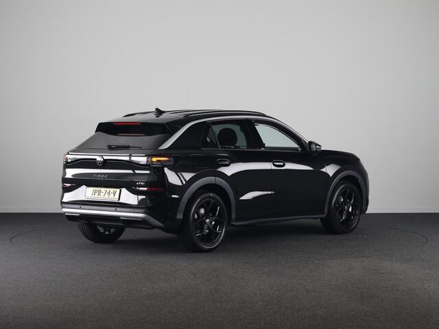 Volkswagen T-Roc 1.5 eTsi Life First Edition 115PK DSG | Beschikbaar vanaf 3-7-2026 |Verlengde garantie | 18" Lm velgen | Stoel- en stuurverwarming |