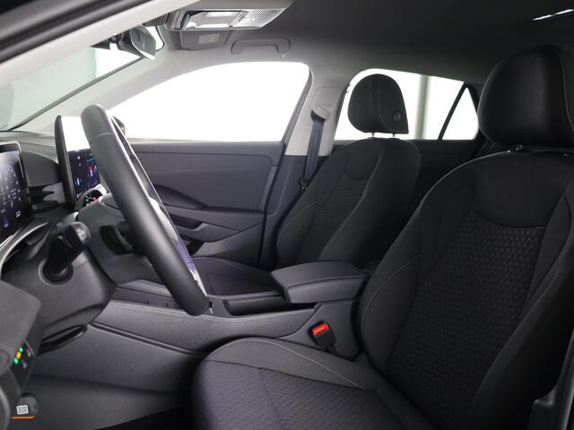 Volkswagen T-Roc 1.5 eTsi Life First Edition 115PK DSG | Beschikbaar vanaf 3-7-2026 |Verlengde garantie | 18" Lm velgen | Stoel- en stuurverwarming |