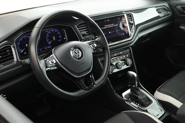 Volkswagen T-Roc 1.5 TSI 150pk DSG Sport Camera LED Stoelverwarming Navigatie