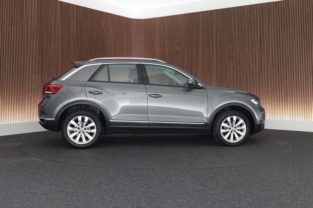 Volkswagen T-Roc 1.5 TSI 150pk DSG Sport Camera LED Stoelverwarming Navigatie