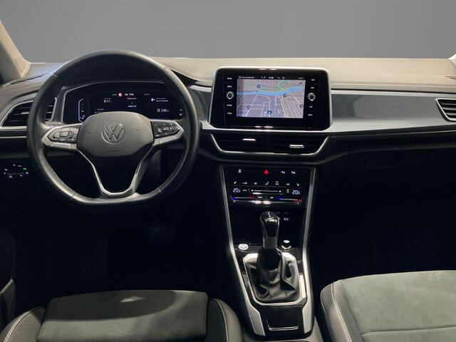 Volkswagen T-Roc 1.5TSI/150PK DSG Style · Camera · Trekhaak · Apple/Android Car Play · Navigatie ·