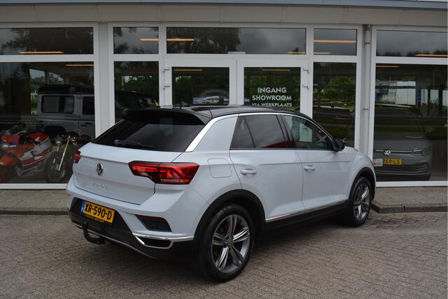 Volkswagen T-Roc 1.5 TSI 150PK Sport Exclusive | Adaptive | Stoel VW | 18Inch | Trekhaak |