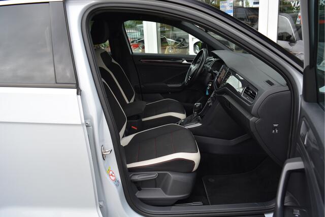 Volkswagen T-Roc 1.5 TSI 150PK Sport Exclusive | Adaptive | Stoel VW | 18Inch | Trekhaak |