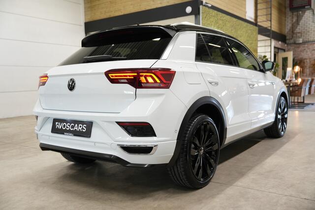 Volkswagen T-Roc 1.5 TSI 3x R-Line * Pano - Virtual - Beats - Keyless - Camera - ACC - Blind Spot - 19" - App - LED *